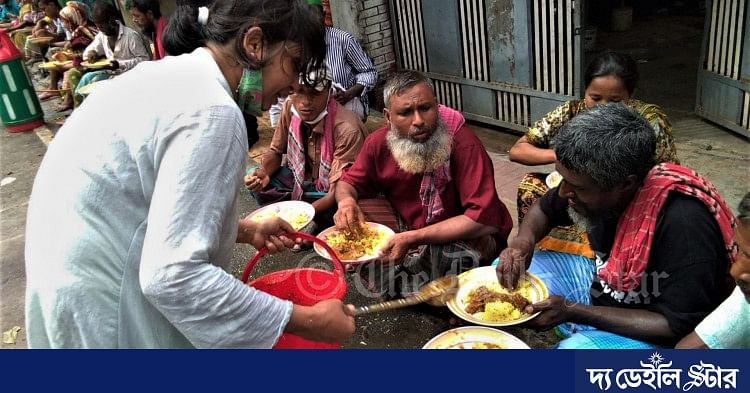 মেহমানখানায় এবার ১১ গরু, ৬ হাজার মানুষের মুখে হাসি