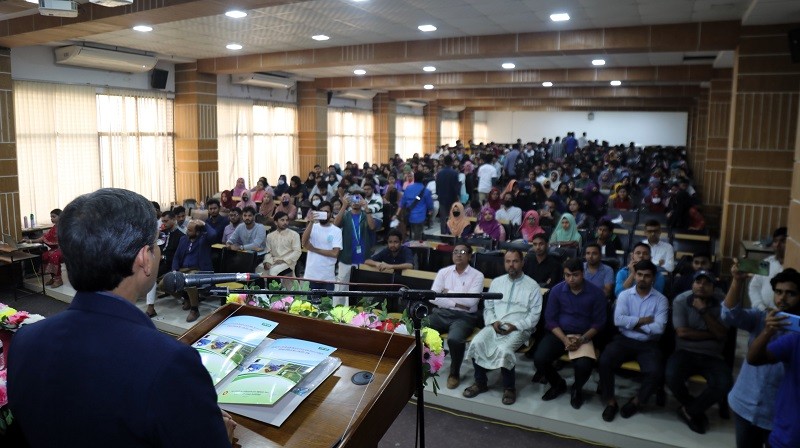 যবিপ্রবিতে 'কৃষিযন্ত্র উদ্ভাবনী প্রতিভা অন্বেষণ’ শীর্ষক সেমিনার অনুষ্ঠিত 